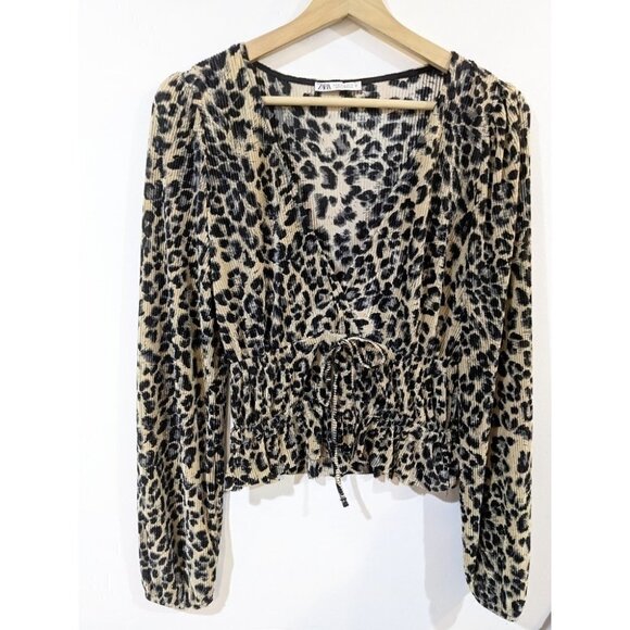 Zara | Leopard Accordion Pleated Blouse - Picture 4 of 8